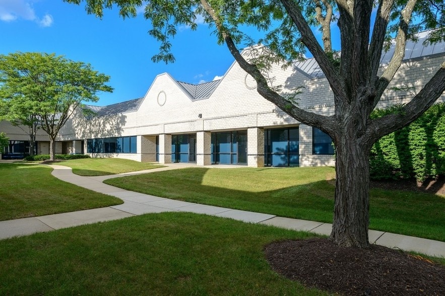More Photos Of 904 Wind River Ln, Gaithersburg Office For Sale