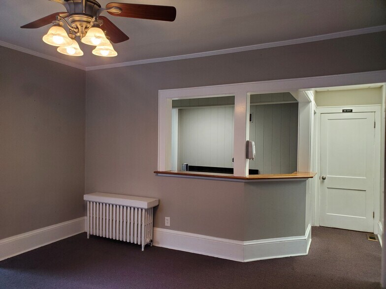 More Photos Of 1602 Grandin Rd SW, Roanoke Medical For Sale