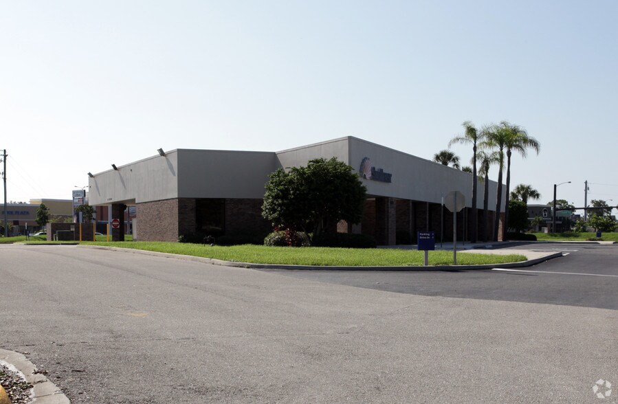 More Photos Of 1670 41 Byp, Venice Bank For Sale