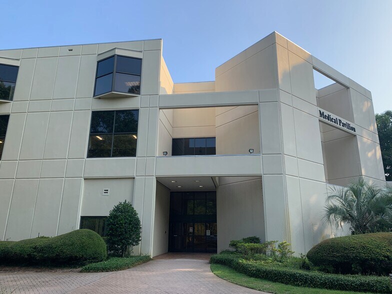 More Photos Of 25 Hospital Center Blvd, Hilton Head Medical For Lease
