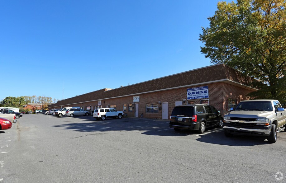 Primary Photo Of 12211-12227 Distribution Pl, Beltsville Warehouse For Lease