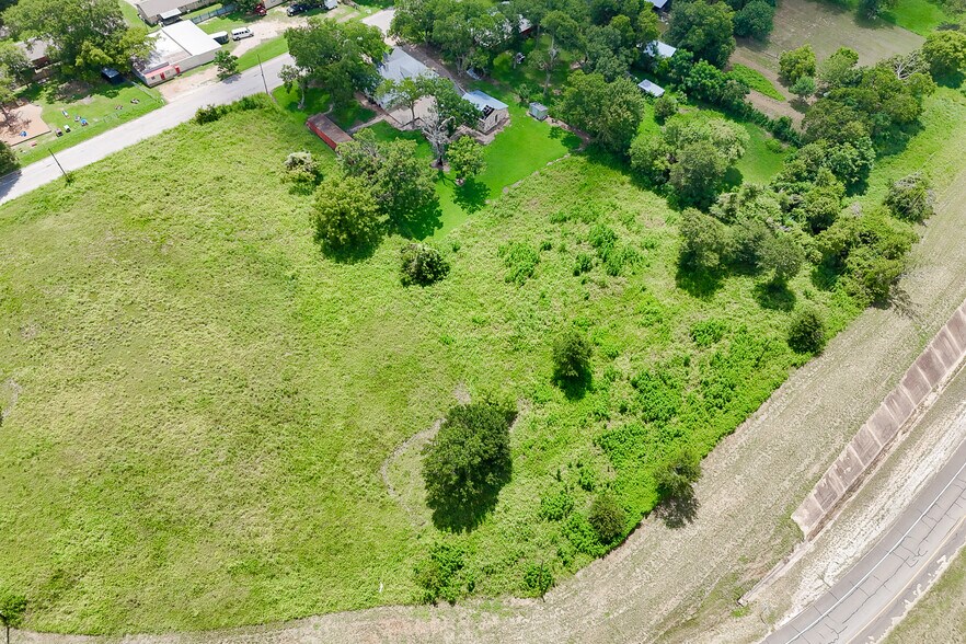 More Photos Of 102 Dixie Street, Brenham Land For Sale