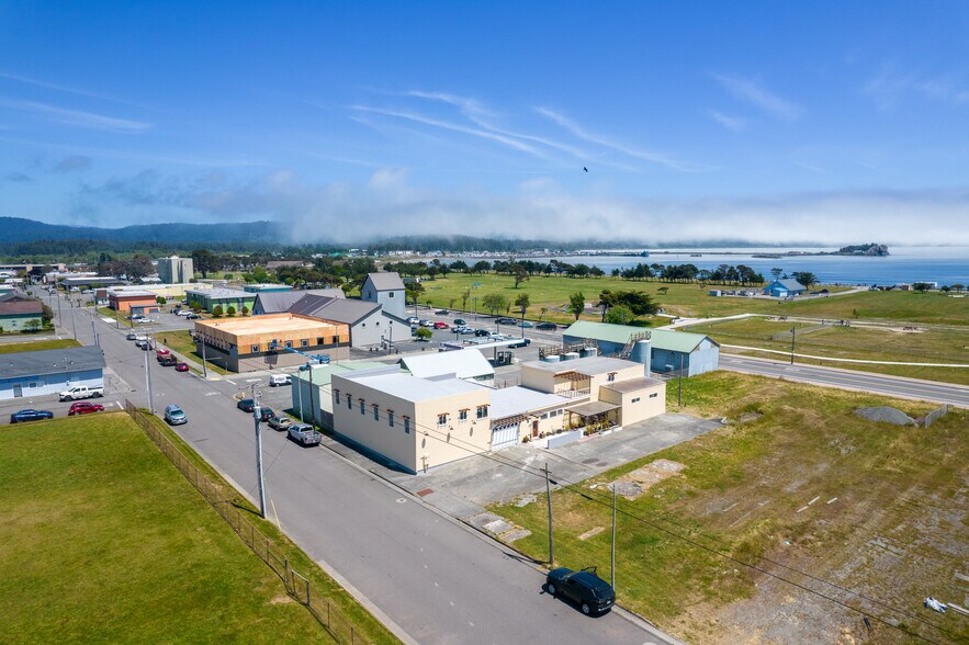 More Photos Of 347 2nd St, Crescent City Industrial For Sale