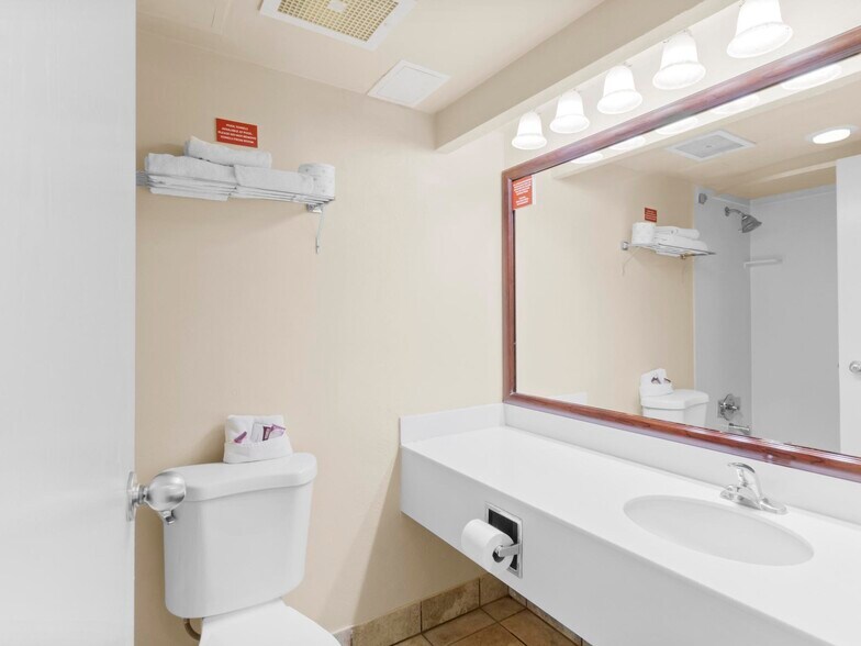 More Photos Of 850 S Bluff St, Saint George Hotel For Sale