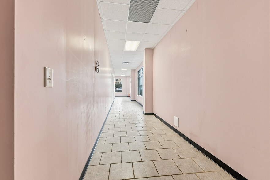 More Photos Of 45 Old Peachtree Rd NE, Suwanee General Retail For Lease