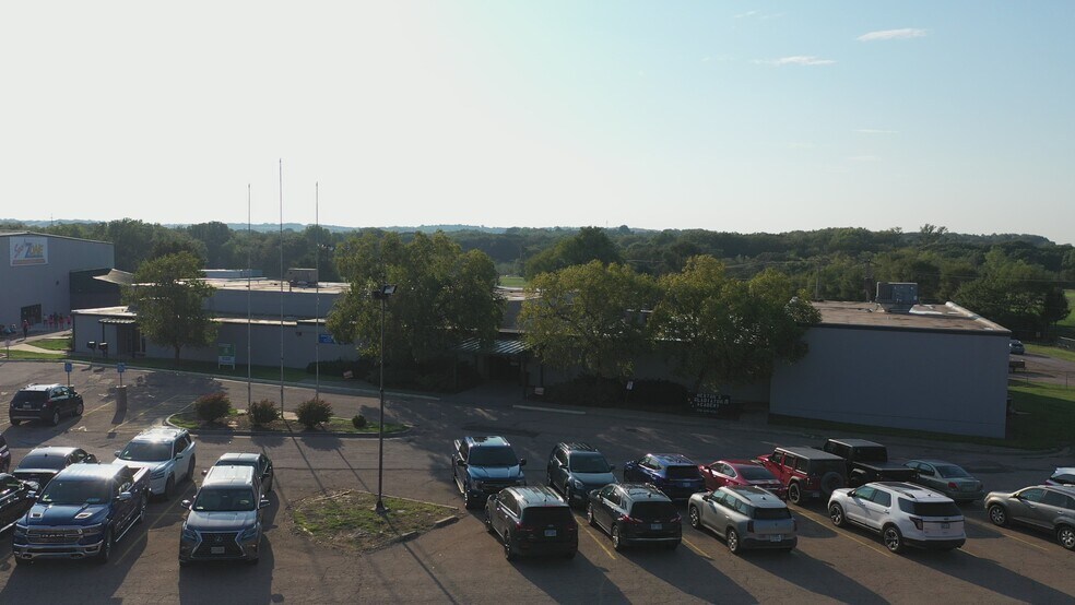 More Photos Of 3907 SW Burlingame Rd, Topeka Office For Sale