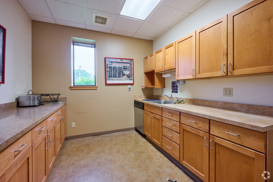 More Photos Of 1170 Pittsford-Victor Rd, Pittsford Office For Sale