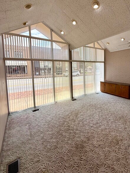 More Photos Of 108 S Main St, Madisonville Office Residential For Sale