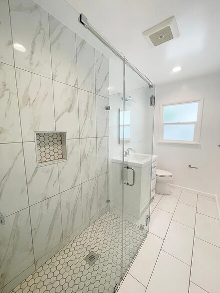 More Photos Of 2114 Montana Ave, Santa Monica Apartments For Sale