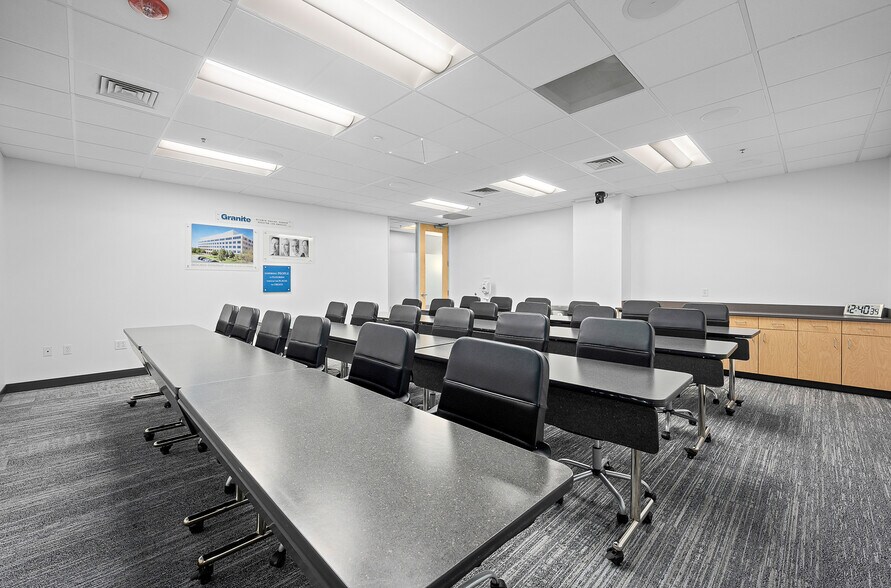 More Photos Of 6430 S Fiddlers Green Cir, Greenwood Village Office For Lease