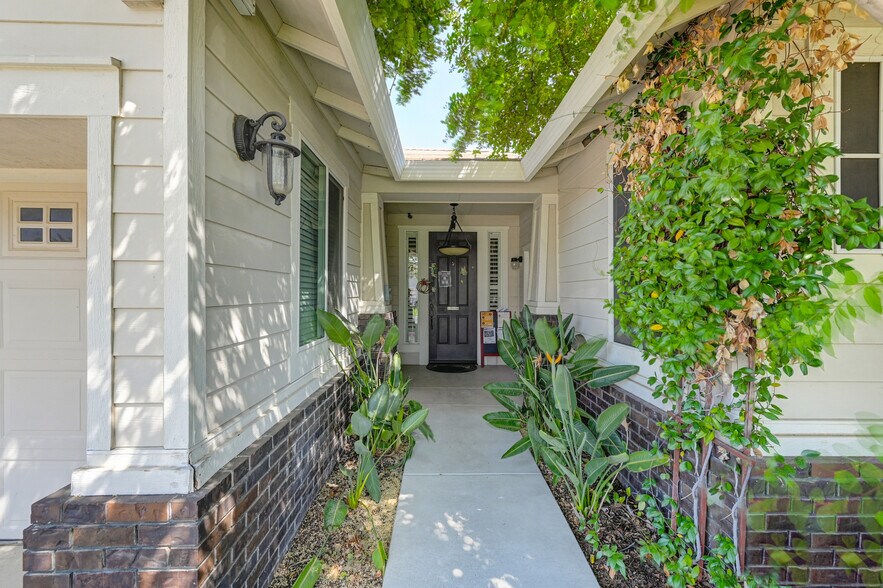 More Photos Of 6056 Big Bend Dr, Roseville Assisted Living For Sale