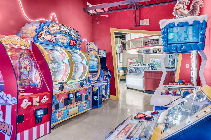 More Photos Of 2502 Highway 87, Navarre Specialty For Sale