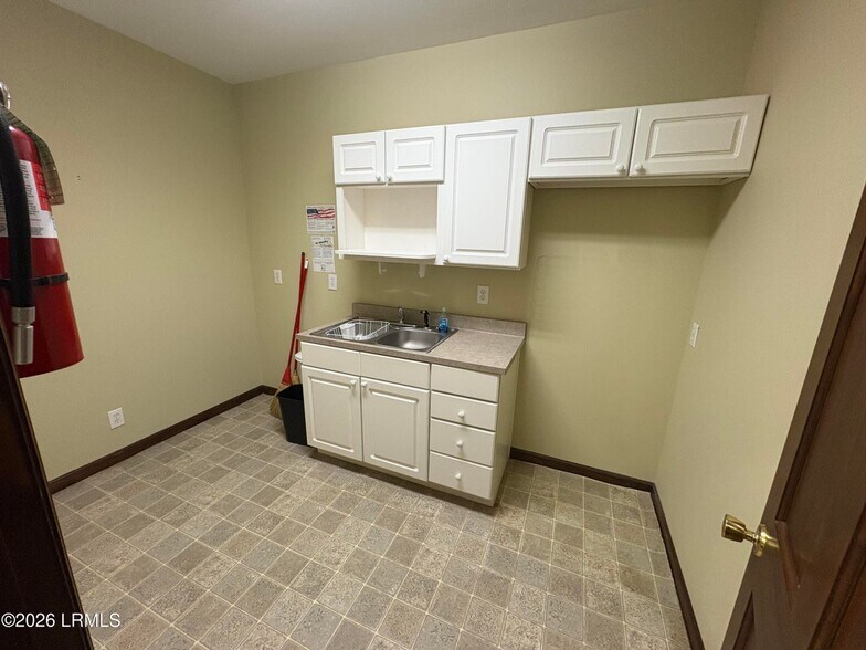 More Photos Of 701 Carteret St, Beaufort Office For Lease