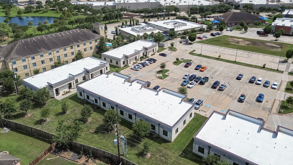 More Photos Of 2743 Imperia Dr, Sugar Land Medical For Lease