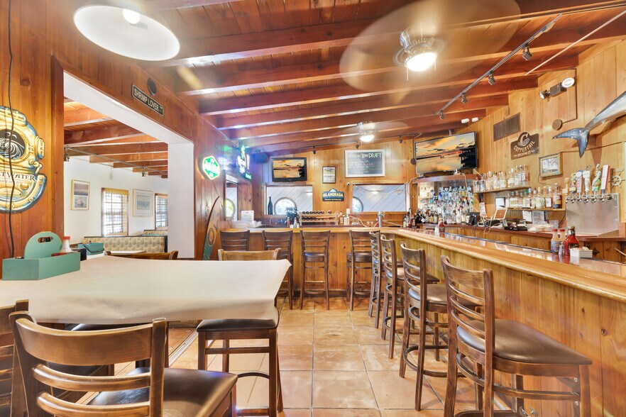 More Photos Of 81901 Overseas Hwy, Islamorada Restaurant For Sale