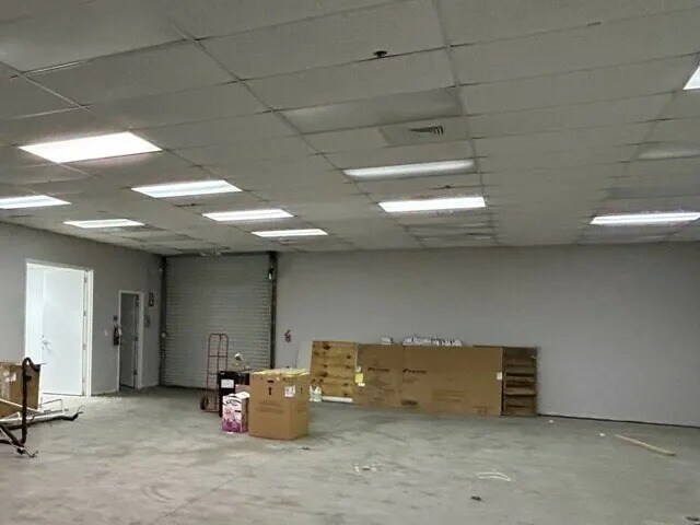 More Photos Of 7565-7575 Commerce Ct, Sarasota Flex For Sale