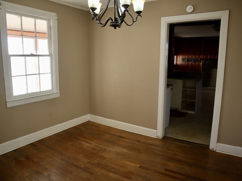 More Photos Of 103 Morgan Ave, Smyrna Office Residential For Sale