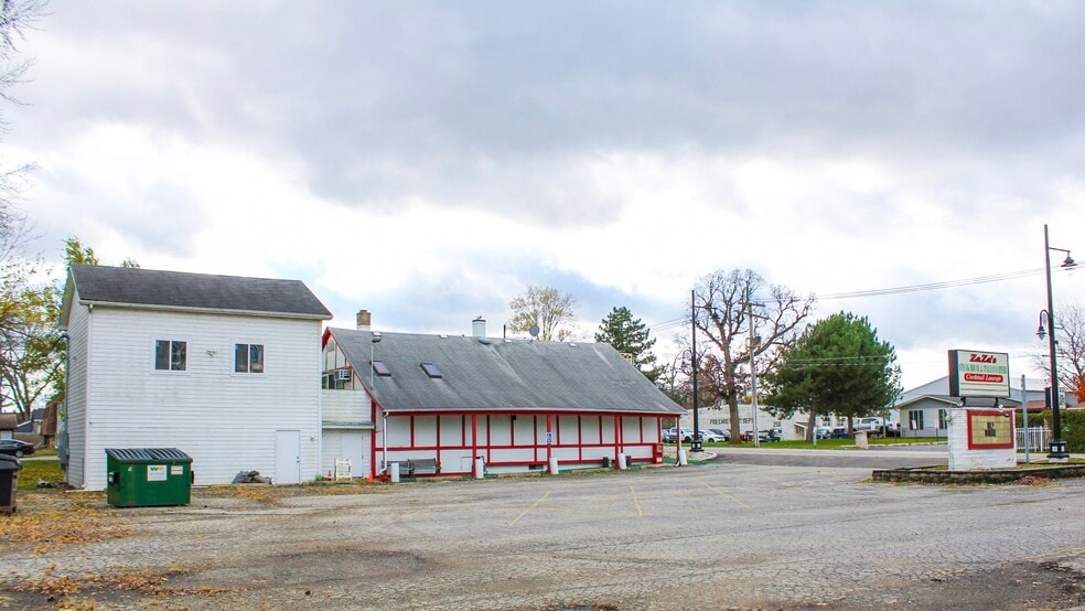 More Photos Of 69 Washington St, Fox Lake General Retail For Sale