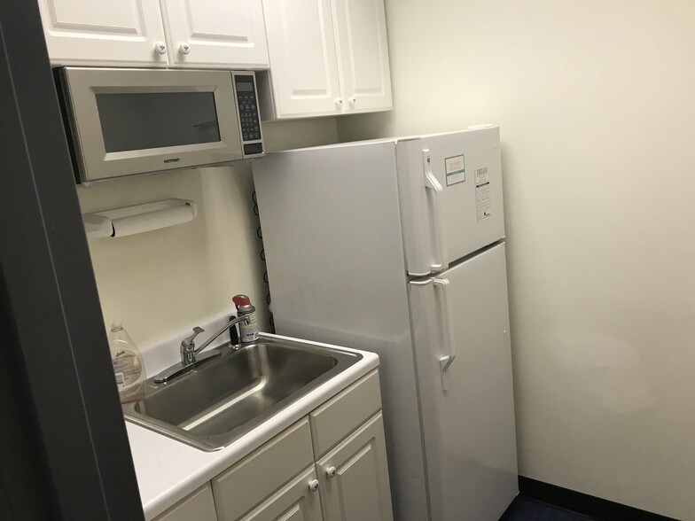 More Photos Of 15885 Kings Hwy, Montross Office For Sale