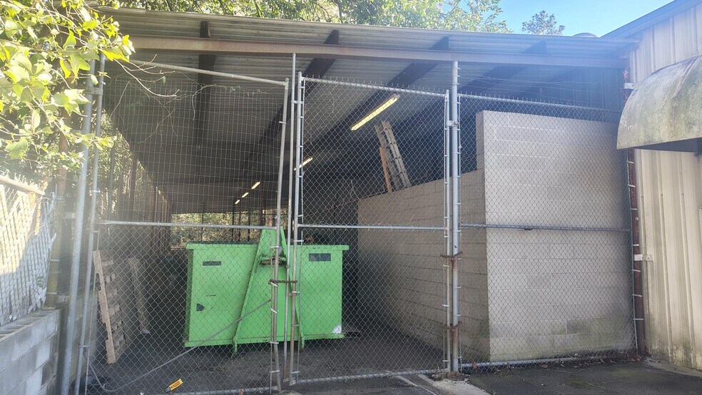 More Photos Of 4340-4342 Pio Nono Ave, Macon-Bibb General Retail For Sale