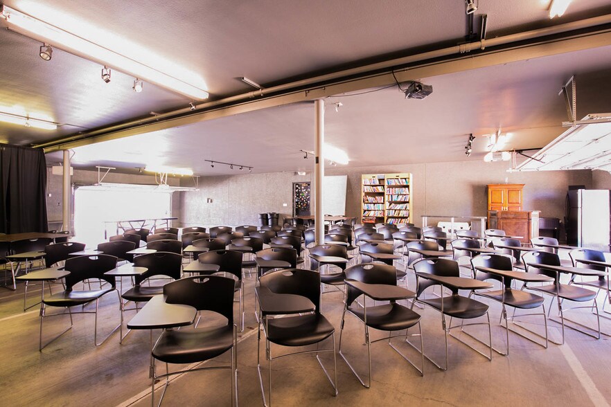 More Photos Of 317 S 6th St, Las Vegas Office For Sale