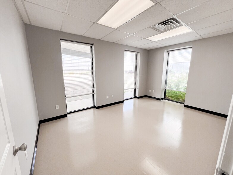 More Photos Of 8511 W Interstate 20, Midland Warehouse For Lease