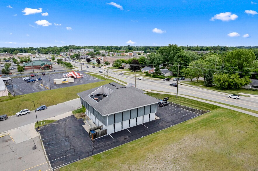 More Photos Of 210 W Tienken Rd, Rochester Hills Medical For Lease