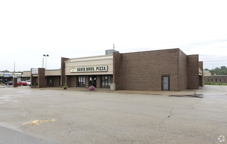 More Photos Of 2402-2404 E Washington St, East Peoria General Retail For Sale