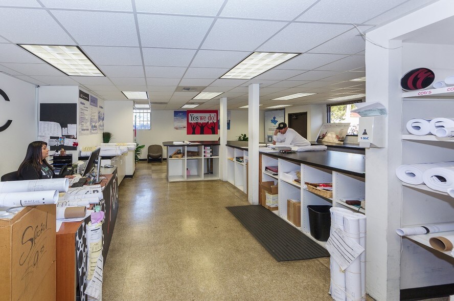 More Photos Of 2435 Military Ave, Los Angeles Office For Lease
