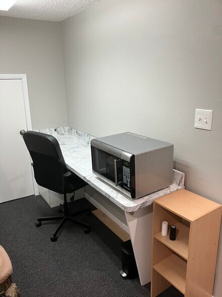 More Photos Of 400 9th Ave S, Safety Harbor Unknown For Lease