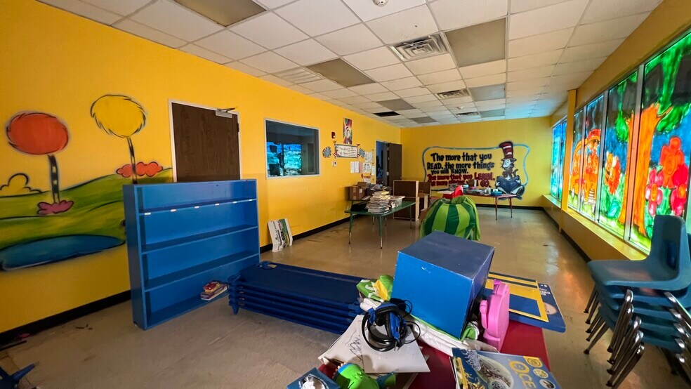 More Photos Of 7138-7142 Cole Creek Dr, Houston Unknown For Lease