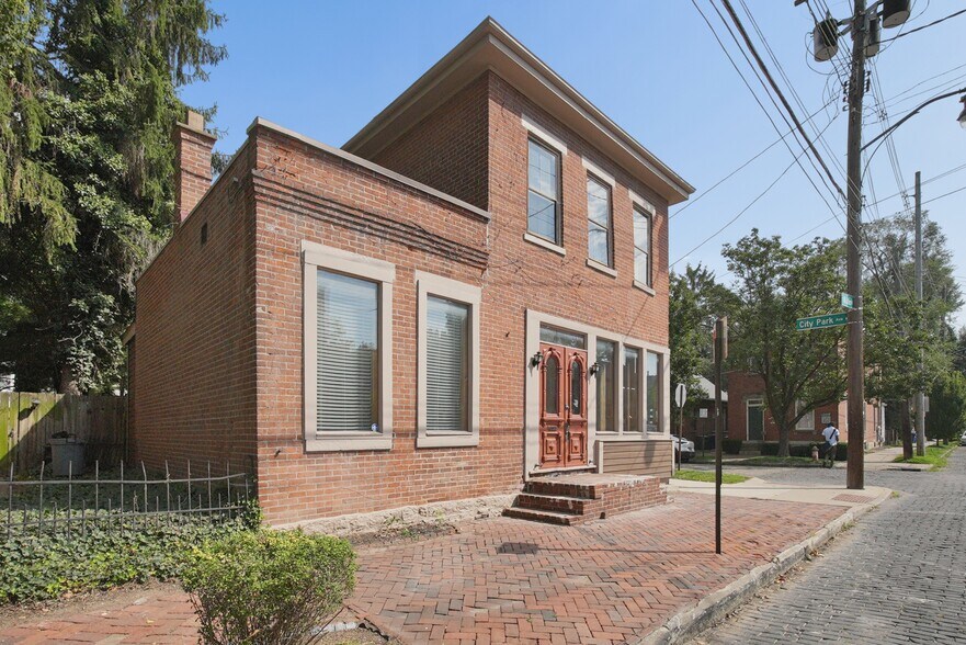 More Photos Of 54 E Whittier St, Columbus Medical For Lease