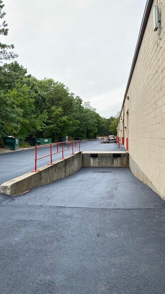 More Photos Of 1531-1563 Lincoln Ave, Holbrook Warehouse For Sale
