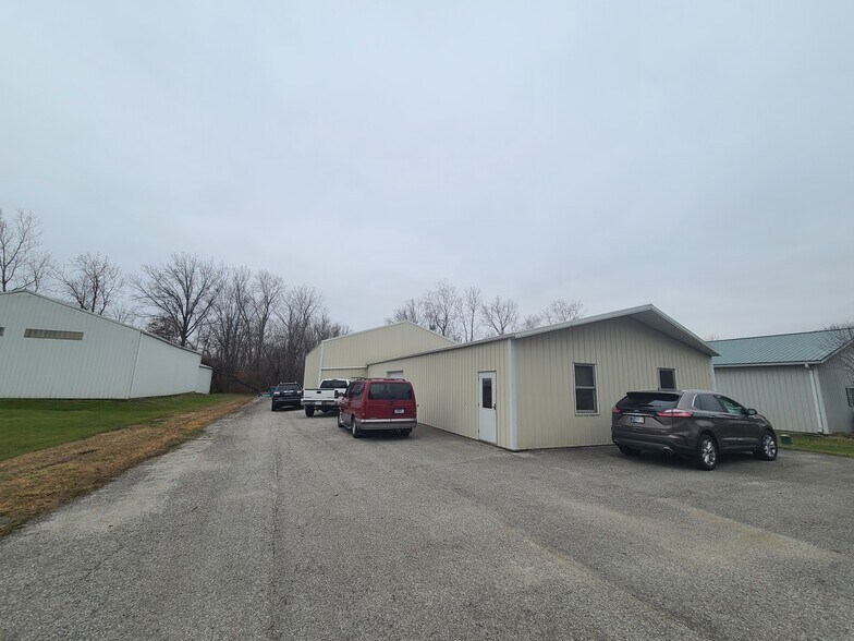More Photos Of 2701 Alma Ave, Fort Wayne Industrial For Lease