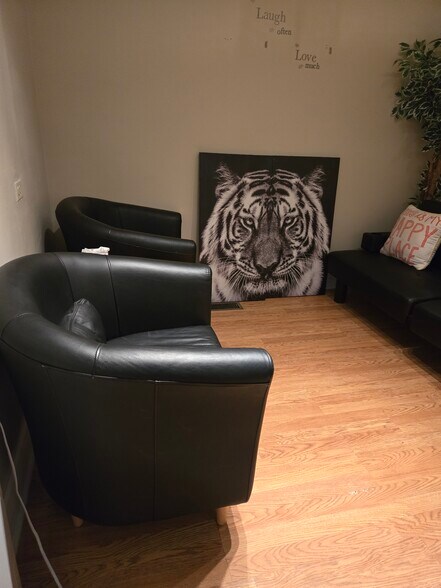 More Photos Of 3739 Wilkens Ave, Baltimore Medical For Lease