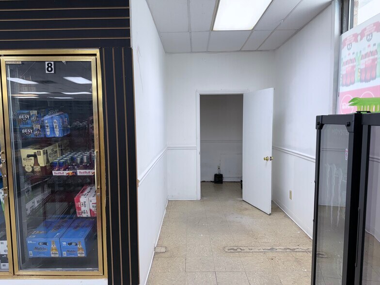 More Photos Of 6861 S Highland Blvd, Grifton General Retail For Lease