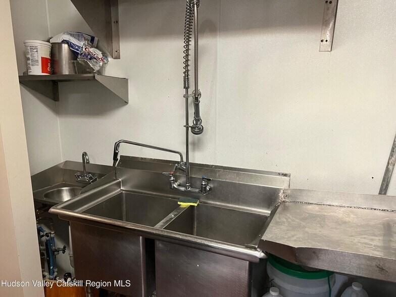 More Photos Of 51 Tinker St, Woodstock Restaurant For Sale