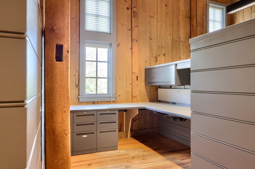 More Photos Of 709 Hartman Station Rd, Lancaster Loft Creative Space For Lease