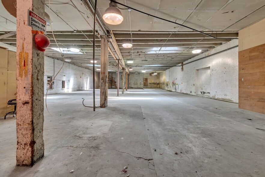 More Photos Of 1420 Broadway, Seattle Warehouse For Sale