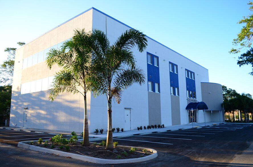 More Photos Of 2560 Gulf to Bay Blvd, Clearwater Office For Lease