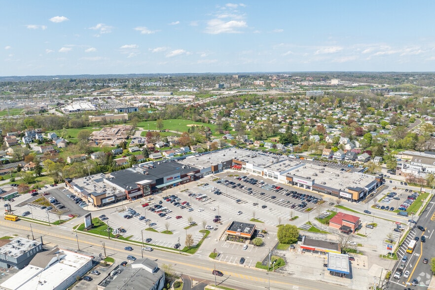 More Photos Of 200 W Ridge Pike, Conshohocken Unknown For Lease