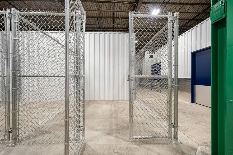 More Photos Of 322 W 32nd St, Charlotte Warehouse For Lease