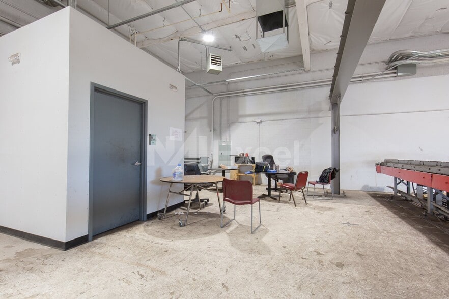 More Photos Of 3020 S Valley View Blvd, Las Vegas Warehouse For Sale