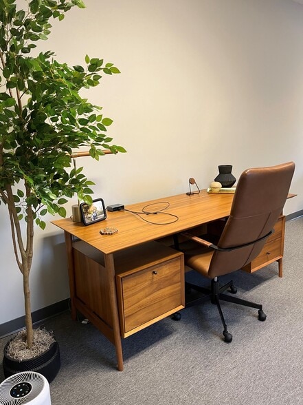 More Photos Of 200 Great Rd, Bedford Storefront Retail Office For Lease