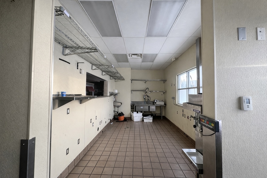 More Photos Of 1975 Abbott Rd, Anchorage Fast Food For Sale