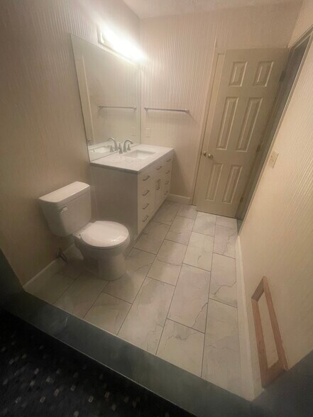 More Photos Of 783 Holcomb Bridge Rd, Norcross Office For Sale