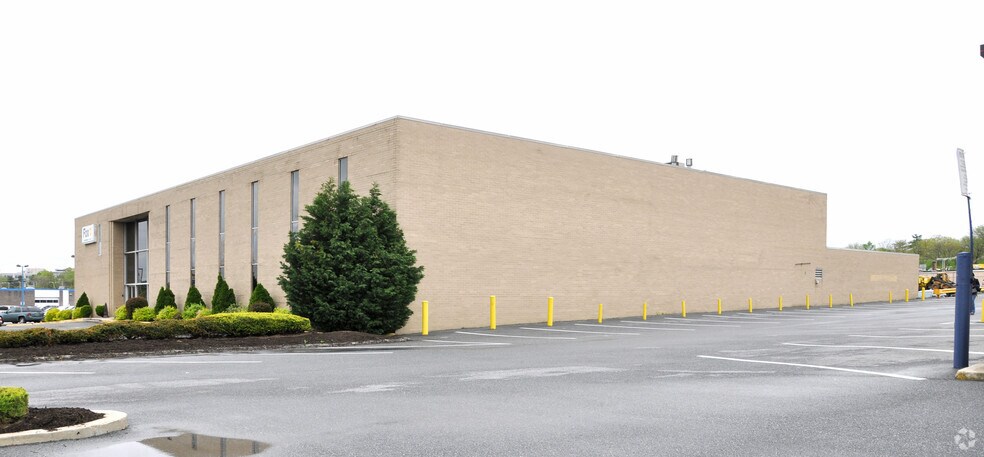 Primary Photo Of 6665 Security Blvd, Woodlawn Office For Sale