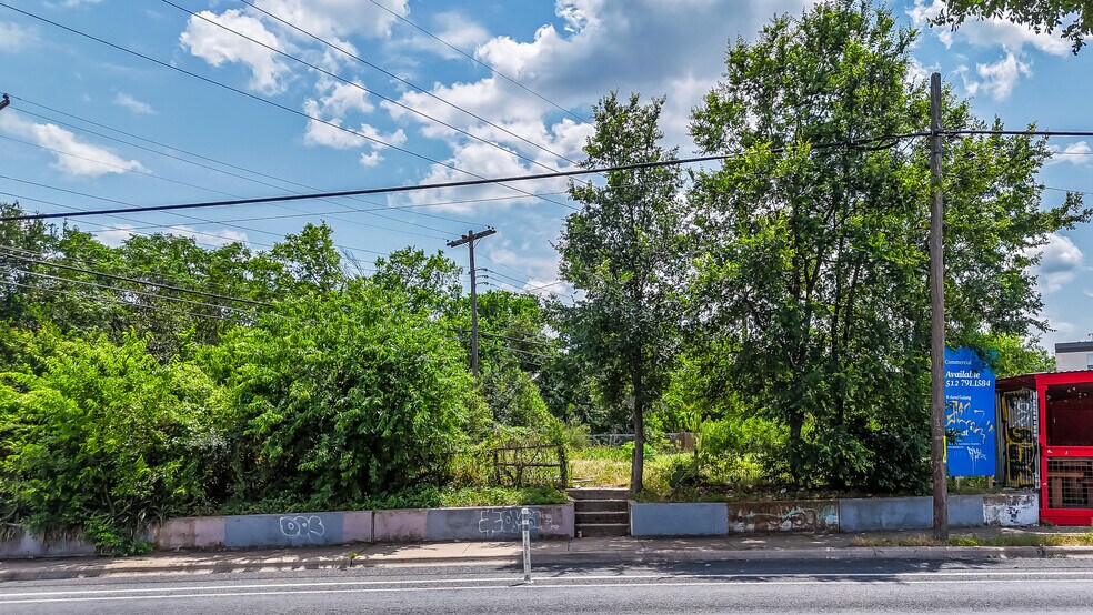 More Photos Of 1405 Rosewood, Austin Land For Sale