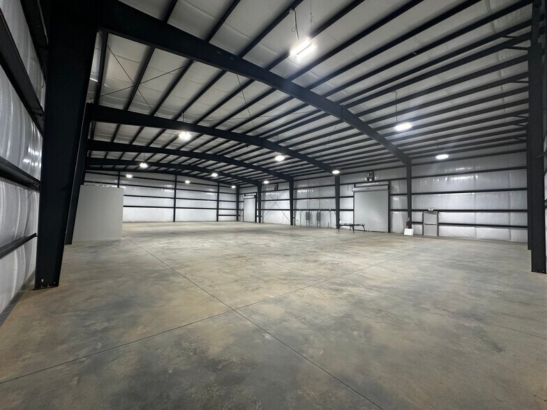 More Photos Of 700 E Fairfield Rd, Greenville Warehouse For Lease