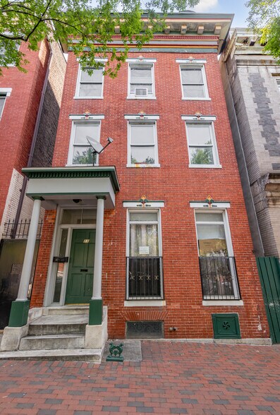 More Photos Of 11 S Broadway, Baltimore Apartments For Sale